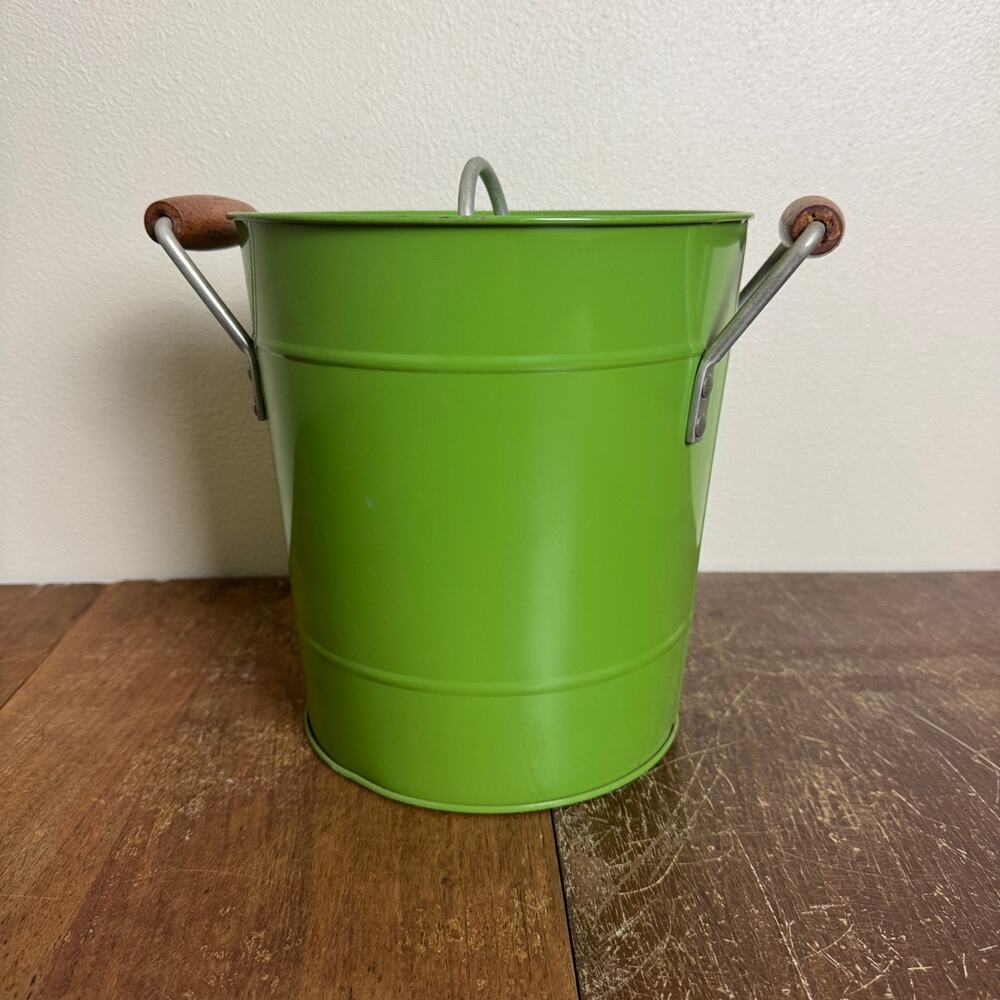 Bright‎ Green Metal Retro Style insulated ice bucket with lid and scoop